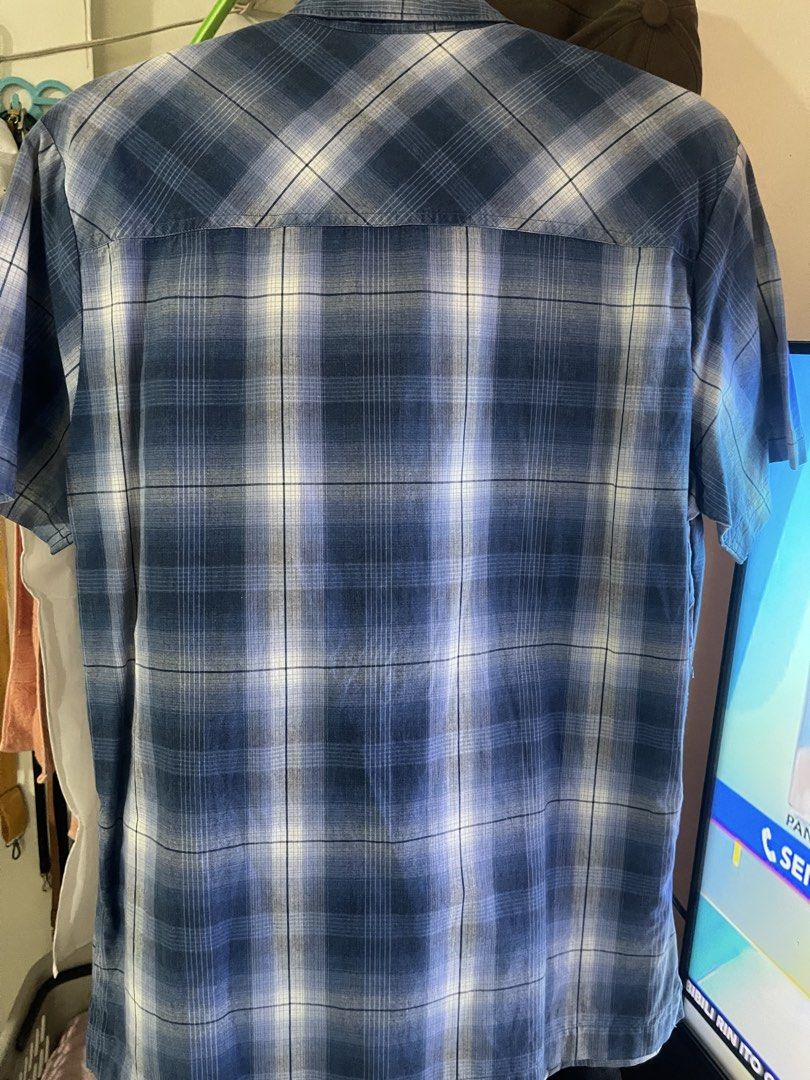 Marlboro Classics Plaid Short Sleeve Shirt Medium (Category: Tshirts & Polo Shirts ) located in Manila. Submitted by brahma806 (Listing ID 1449533089, Image 1). Description: Marlboro Classics blue & white plaid short sleeve shirt, size M. Perfect for casual outings!.
