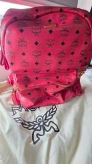 (Category: ) located in . Submitted by ohmybaggggs (Listing ID 1449405770, Image 1). Description: .