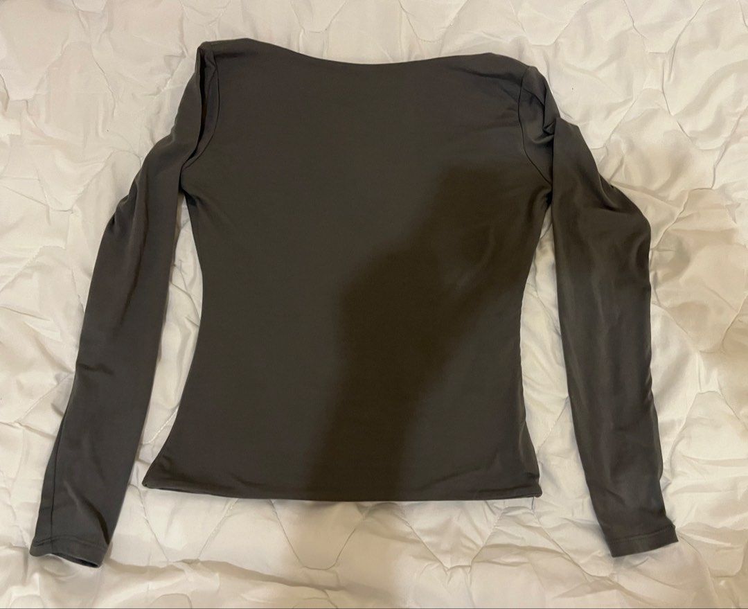 MERA Alexa Longsleeves Bundle (Category: Longsleeves) located in Lubao. Submitted by alisellerera (Listing ID 1449447824, Image 2). Description: •from tt shop • like new condition • gray size L •khaki size XL loc: muntinlupa mop: gcash mod: lalamove.
