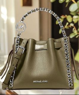 (Category: ) located in . Submitted by vanitystorehouse (Listing ID 1449488161, Image 1). Description: .