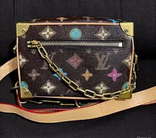 (Category: ) located in . Submitted by luxxechic (Listing ID 1449448157, Image 1). Description: .