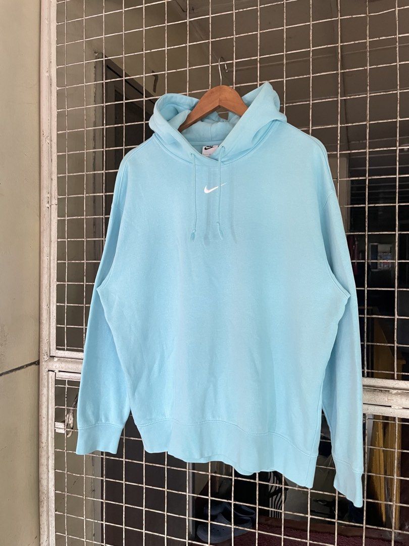 Nike Mid Swoosh Hoodie (Category: Coats, Jackets and Outerwear) located in Marikina City. Submitted by 4af966271c192b2f74291393ce6f74 (Listing ID 1449355109, Image 2). Description: Size Large As New Condition No flaws No issue Authentic Rare Color Way.