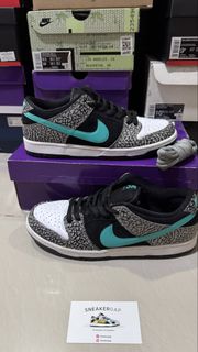 (Category: ) located in . Submitted by sneakergap (Listing ID 1449386437, Image 1). Description: .