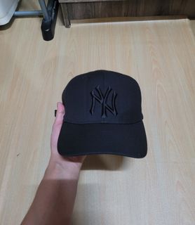 (Category: ) located in . Submitted by STREETSHOP (Listing ID 1449466932, Image 1). Description: .