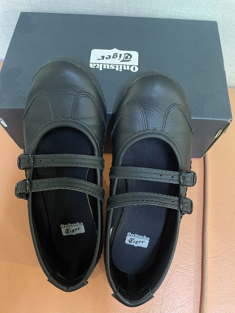 Onitsuka Tiger Mexico 66 TGRS (Kategori: Sepatu Wanita) berada di Jakarta Pusat. Dikirim oleh rrgoods13 (ID iklan 1449429804, Gambar 1). Deskripsi: Onitsuka Tiger Size 37 23 cm Warna Black.