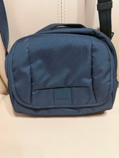 (Category: ) located in . Submitted by guccixavenue (Listing ID 1449469932, Image 1). Description: .