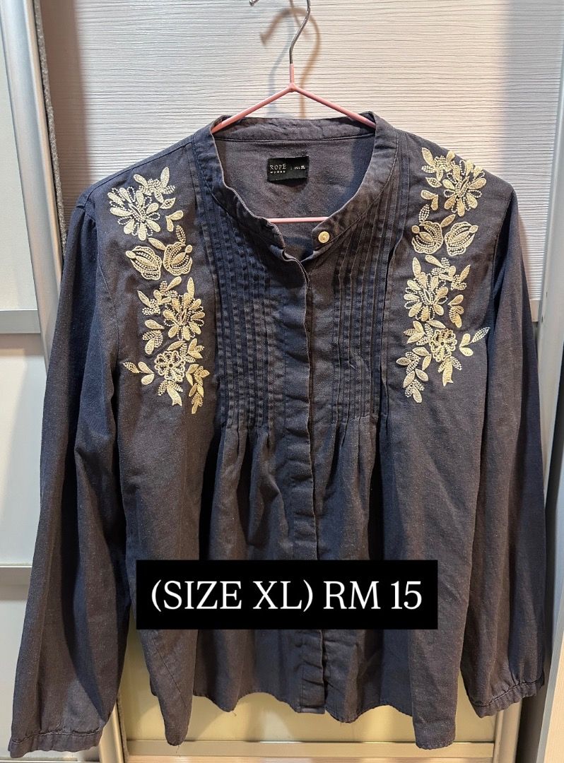Padini Blouse (Category: Blouses) located in Selayang. Submitted by jgyuuuu_0604 (Listing ID 1449454631, Image 1). Description: 📦 postage to wm RM8/em RM15 💌 dm if interested! .