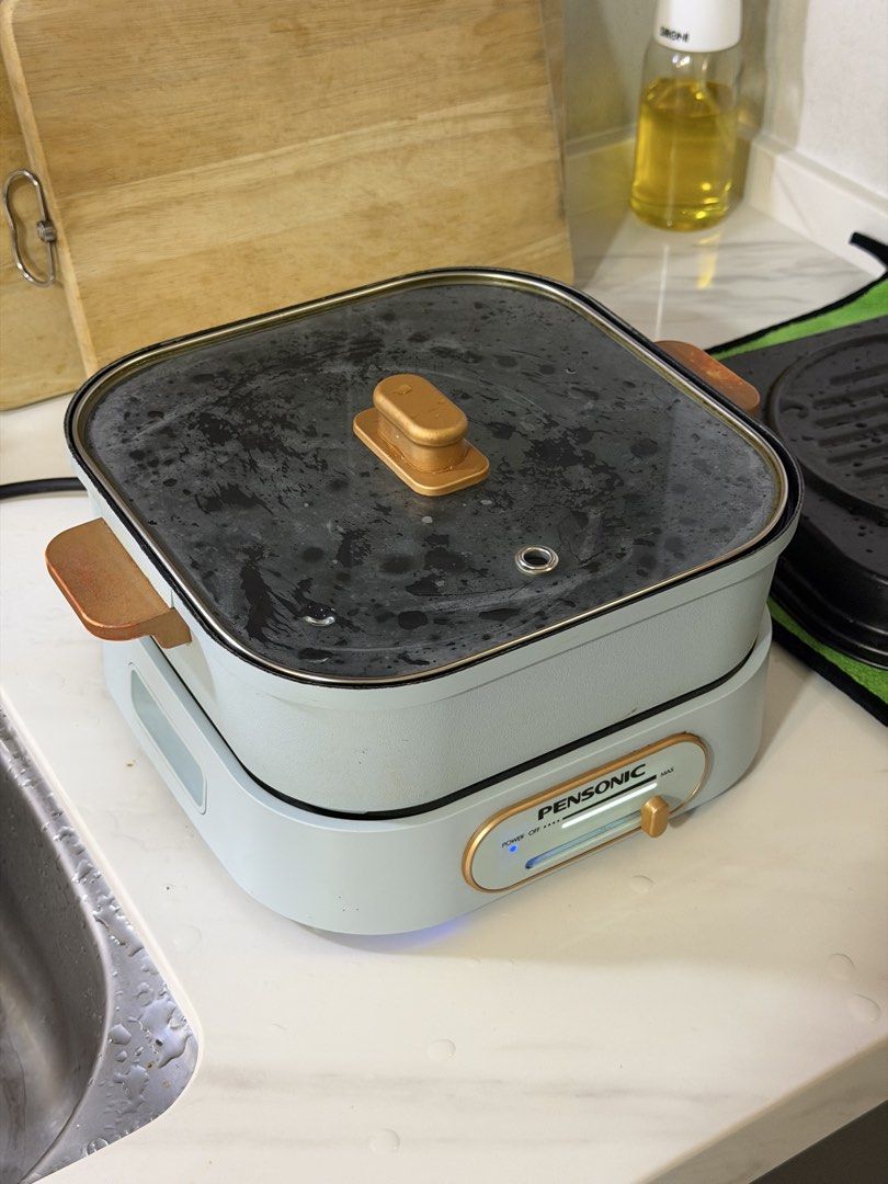 Pensonic Multi Cooker 3L (Category: Cookers) located in Kuala Lumpur. Submitted by _weiiquann_ (Listing ID 1449489673, Image 1). Description: Pensonic Multicooker 3L Power: 1000w Voltage: 220 - 240V Capacity: 3L ❎Original price: RM201 ✅Now selling at: RM80 Condition: ✅Well used, can boil water within 8 mins ✅Got some stain below, can’t manage to remove it, but already clean the whole multicooker properly with 90% ethanol. 🥳Can slightly nego ✅Mee