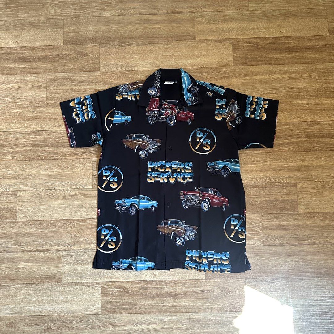 Pickers Service Full Print Shirt (Kategori: Atasan) berada di Mataram. Dikirim oleh lakilakilama (ID iklan 1449375128, Gambar 1). Deskripsi: Size M Good Condition 95%.