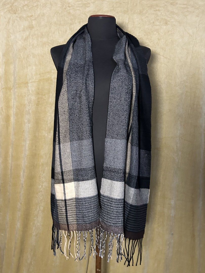 Plaid Scarf with Fringe (Category: Scarves) located in Batangas. Submitted by mkjgb (Listing ID 1449416543, Image 1). Description: - Bought in Palm Springs, CA - Warm plaid scarf with fringe details - Features shades of grey, black, and cream - Ideal for cooler weather - Made of soft material - Approximate dimensions: 74 inches long x 13 inches wide ❄️ Travel-Ready Winter Wear | Stylish • Cozy • Budget-Friendly 🧥✈️ ❄️ Stay Cozy, Stay Stylish 🧥 