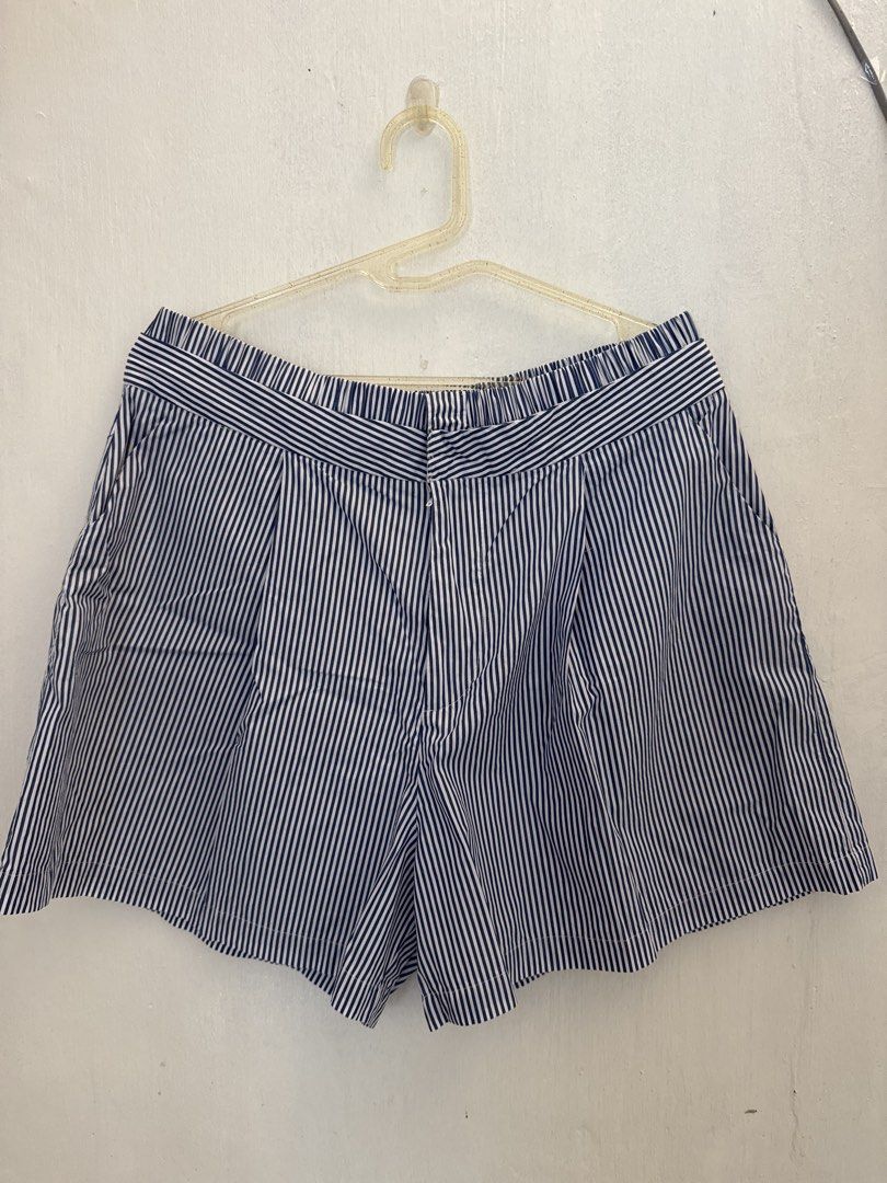 Plains and Prints Stripe Shorts (Category: Shorts) located in Los Banos. Submitted by declutterbycee (Listing ID 1449327383, Image 1). Description: .
