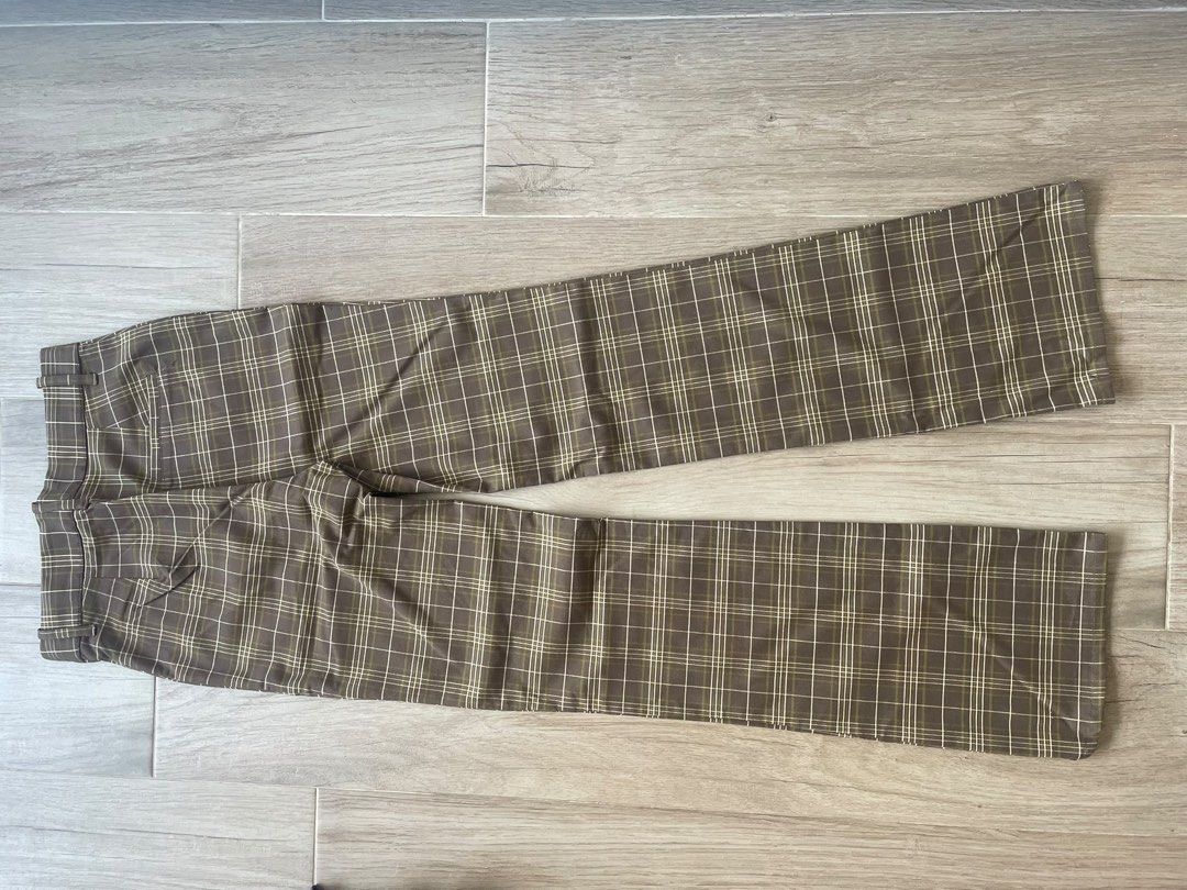Pull& Bear checked trousers 格仔長褲 （分類：其他下身）位於 Hong Kong。 由 cardiffthedragon 提交（商品編號 1449490021，圖片 3）。簡介： 。