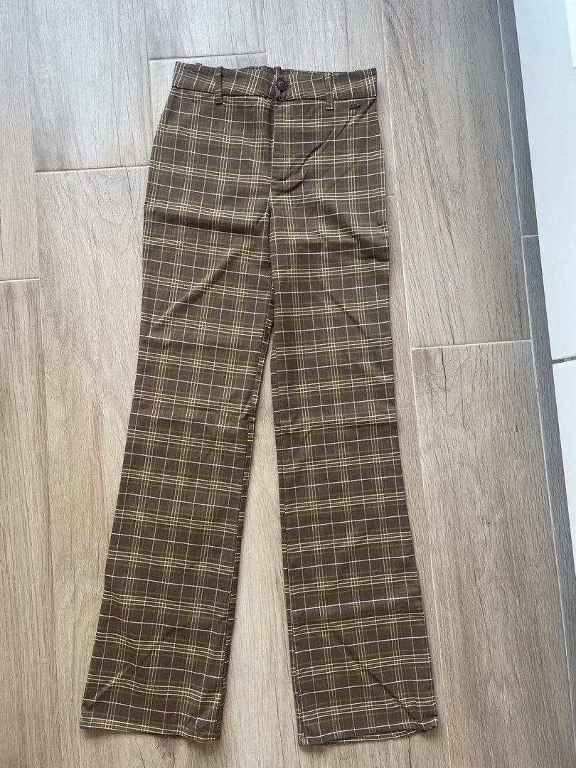 Pull& Bear checked trousers 格仔長褲 （分類：其他下身）位於 Hong Kong。 由 cardiffthedragon 提交（商品編號 1449490021，圖片 2）。簡介： 。