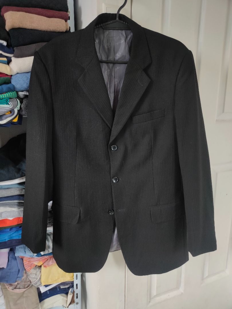 Rogue Blazer - Large (Category: Coats, Jackets and Outerwear) located in Dasmarinas. Submitted by acesteve (Listing ID 1449450694, Image 2). Description: Size in inches: 22 width 31.5 length No issues or alterations MOP: Gcash.