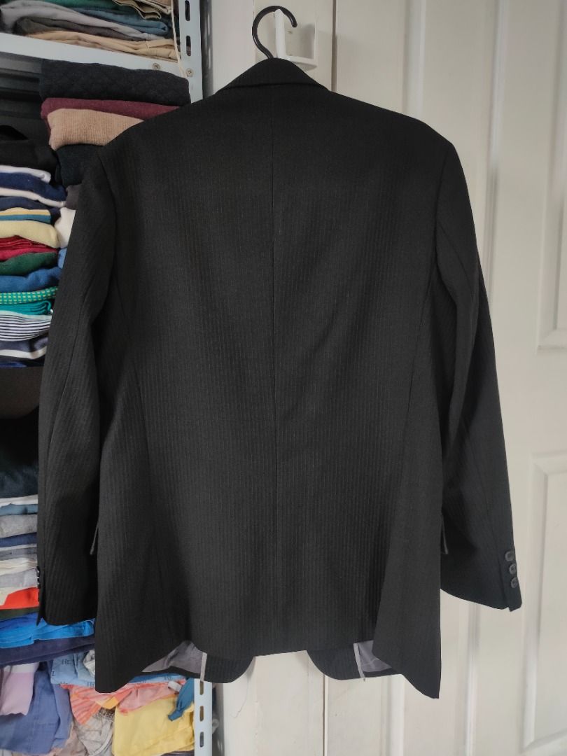 Rogue Blazer - Large (Category: Coats, Jackets and Outerwear) located in Dasmarinas. Submitted by acesteve (Listing ID 1449450694, Image 3). Description: Size in inches: 22 width 31.5 length No issues or alterations MOP: Gcash.