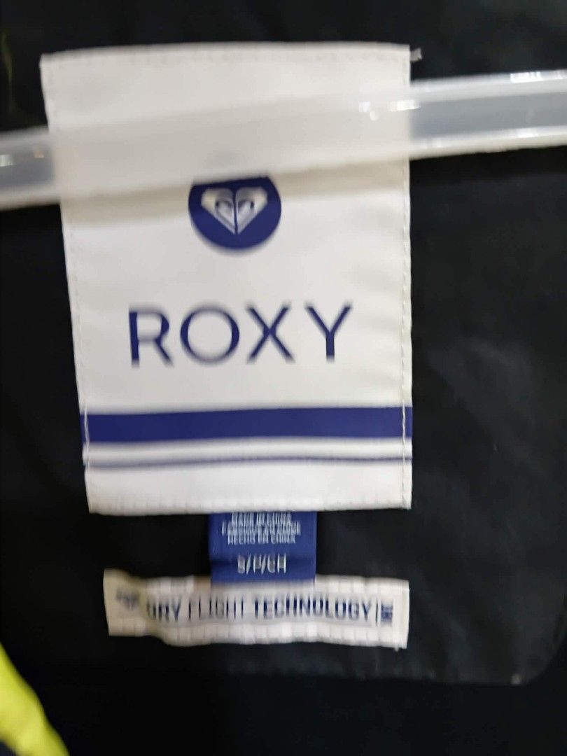 Roxy (Category: Coats, Jackets and Outerwear) located in Subic. Submitted by 2ndanythingbrandedbymay (Listing ID 1449338982, Image 3). Description: Roxy 19X25 Kindly Like & Follow My 2nd Acct Thank you .