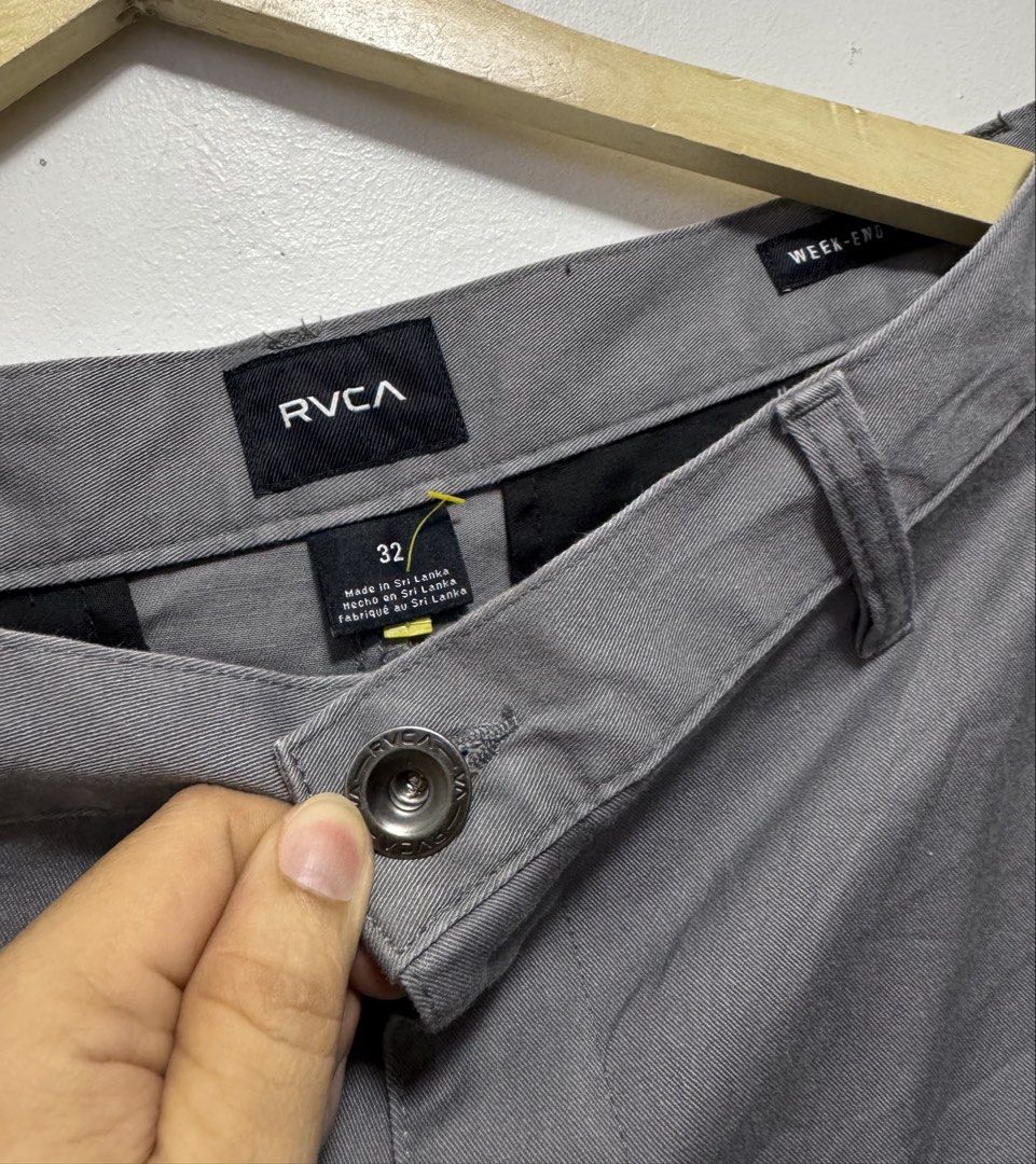 RVCA Week-End Shorts Grey Size 32 (Category: Shorts) located in Manila. Submitted by esparciake75752 (Listing ID 1449410703, Image 2). Description: - Brand: RVCA - Model: Week-End Shorts - Size: 32 - Length 19 - Color: Grey - Material: Cotton Blend - Origin: Made in Sri Lanka - Closure: Button and Zip - Pockets: 2 front, 2 back - Ideal for: Casual wear, day out.