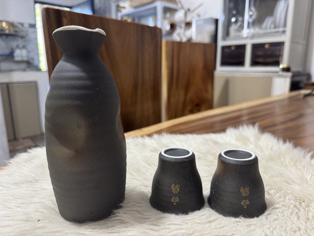 Sake Jar with cups set (Category: Other Kitchenware & Tableware) located in Lagawe. Submitted by kai_selections (Listing ID 1449369681, Image 1). Description: no chips and cracks Japan source.