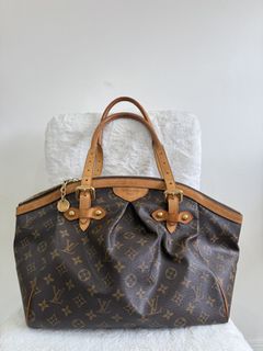 (Category: ) located in . Submitted by closet24 (Listing ID 1446190531, Image 1). Description: .