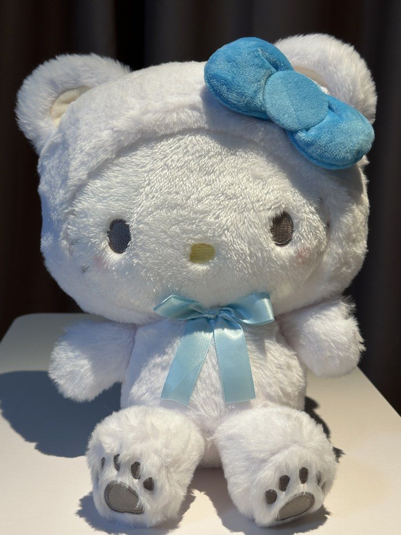 白雪雪 Sanrio Hello Kitty 白熊仔 毛公仔 藍色蝴蝶結 日本景品 全新 有牌 畢業 情侶 生日 禮物 （分類：絨毛玩具）位於 Hong Kong。 由 clawforu_ 提交（商品編號 1449459012，圖片 1）。簡介： 。