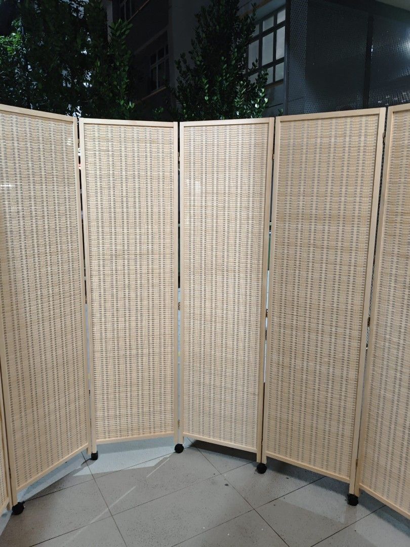 Screen Partition Divider (Category: Other Home Furniture) located in Singapore. Submitted by arcsaberftw (Listing ID 1449484635, Image 2). Description: Like new screen partition, 6 x 180cm x 48cm. Can be used for many purposes. Usual price $127. PM for negotiation. Self collect at Woodlands only..