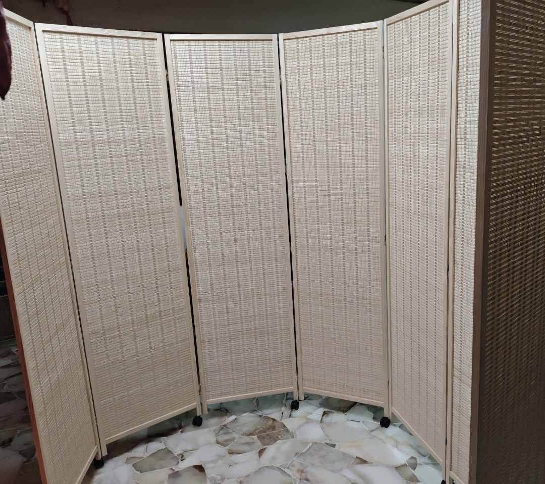 Screen Partition Divider (Category: Other Home Furniture) located in Singapore. Submitted by arcsaberftw (Listing ID 1449484635, Image 1). Description: Like new screen partition, 6 x 180cm x 48cm. Can be used for many purposes. Usual price $127. PM for negotiation. Self collect at Woodlands only..