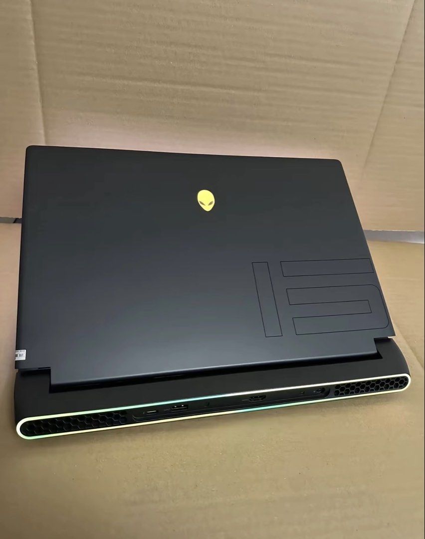 Selling my Alienware m15 R6508767663030937602