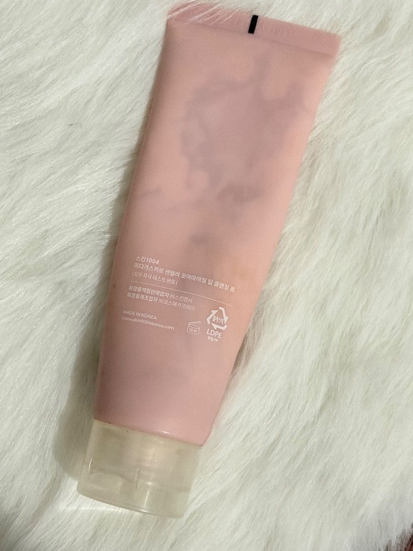Skin 1004 Poremizing Deep cleansing foam (Category: Face Care) located in Las Pinas. Submitted by Jenevieve_closet (Listing ID 1449496205, Image 2). Description: * 100% original * suitable for all skin types * RFS: using another brand of cleanser .