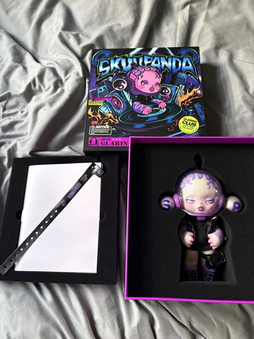 SKULLPANDA Glaring Club Figure (Category: Designer & Blind Box Toys) located in Quezon City. Submitted by ejay75 (Listing ID 1449367653, Image 1). Description: - SKULLPANDA Glaring Club art toy - DOTS BY GLARIN edition - Includes original box and inner packaging - Comes with a wristband.