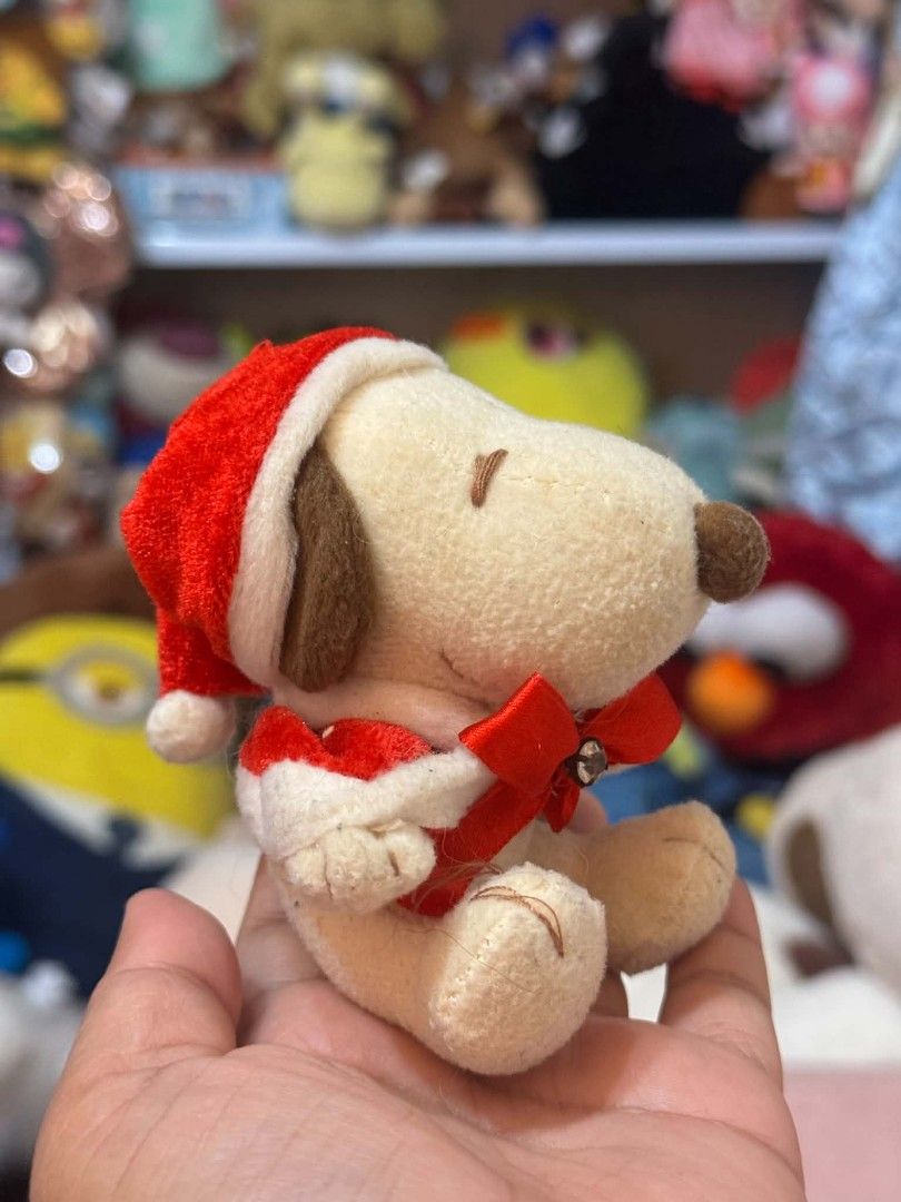 Snoopy Christmas Santa suit plush charm (Category: Plushies & Soft Toys) located in Antipolo. Submitted by bhabiegraciefashionlab (Listing ID 1449483388, Image 2). Description: .