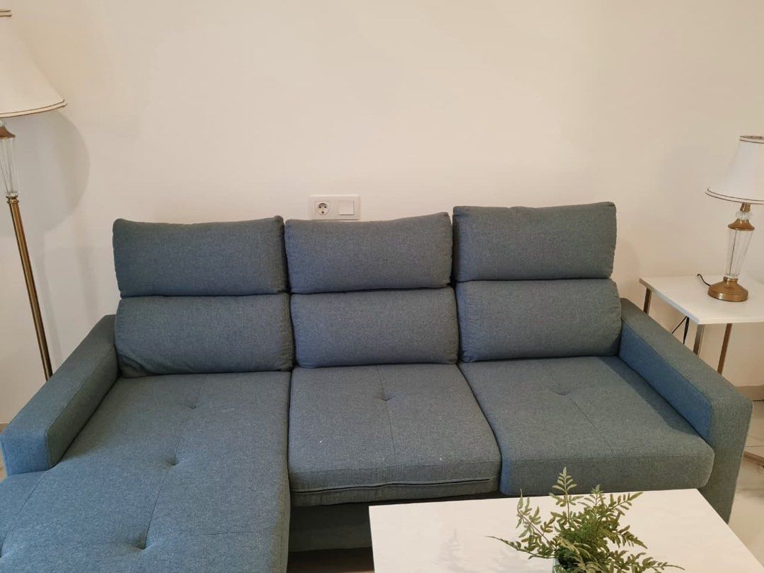 SOFA ATRIA ABU (INFORMA ) 3+ SEAT (Kategori: Perabotan Rumah) berada di Tangerang. Dikirim oleh ginalstr (ID iklan 1449382701, Gambar 1). Deskripsi: Good condition sesuai di foto Beli di informa tahun lalu jarang dipake hanya ditaro di apart Lokasi: Apart skyhouse (alam sutera dekat ikea) Warna abu.