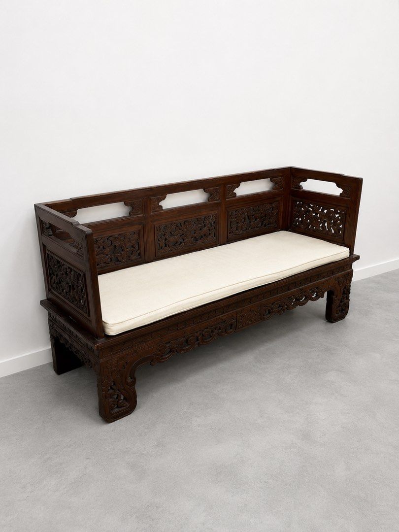Solid wood bench (Category: Chairs) located in Kuala Lumpur. Submitted by nvna88 (Listing ID 1449433281, Image 1). Description: .
