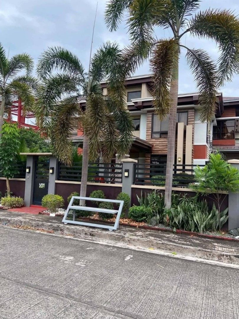 Southpoint House for Sale (Category: House & Lot) located in Carmona. Submitted by jylistings (Listing ID 1449349194, Image 2). Description: 🏡HOUSE AND LOT FOR SALE (CORNER LOT) 🛑Southpoint Subdivision 🛑Sta Rosa, Laguna 🛑Inside Exclusive Subdivision 🛑Near Cabuyao Exit (SLEX) 🛑Beside Mapua/Malayan College ➡️Open for Bank Financing ➡️Built in year 2020 ➡️Clean title and ready for transfer 🔰392 sqms lot area 🔰339 sqms floor area 🔰3 Bedrooms