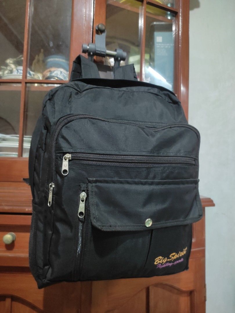 Sports or school bag (Category: Backpacks) located in Cainta. Submitted by allauthenticbymj (Listing ID 1449364598, Image 2). Description: Sports backpack Water proof Sturdy Brand: big spirit Yung price po is according to its quality not the size L12.5"/H 14"/W7" Inner material is made of water proof material 3 zippered outer pockets 1 pocket with magnetic button closure 2 net side pockets Price:500 buyer shoulders sf Location: Cainta Courier cho
