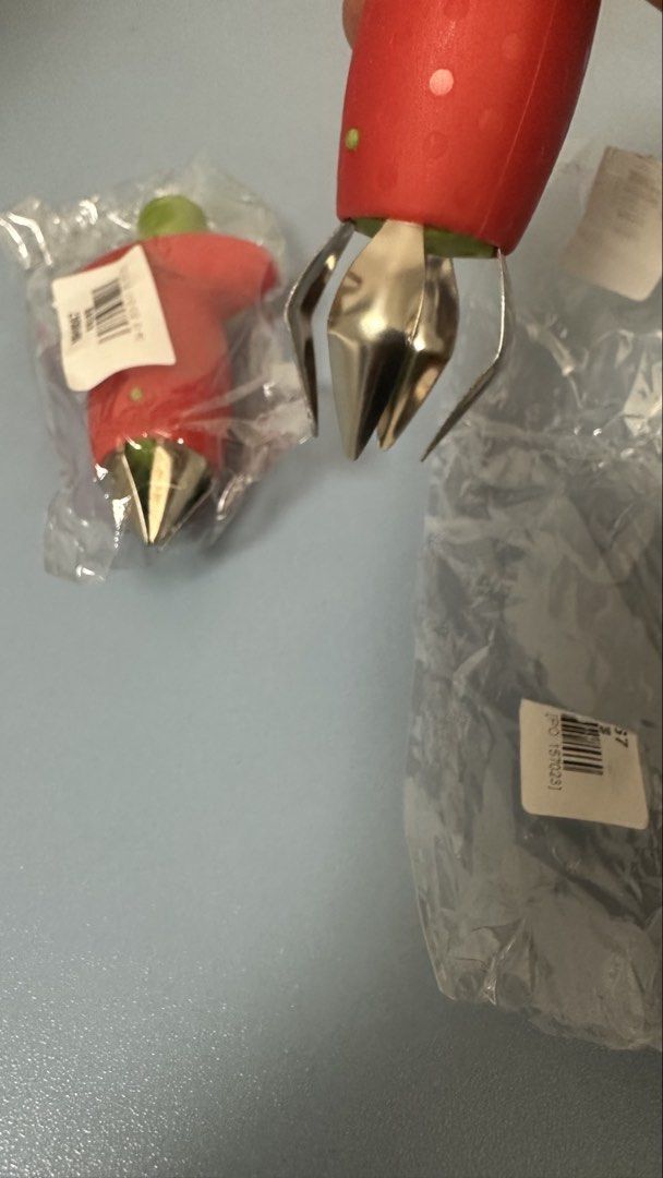 Strawberry Corer Tool Kitchen Gadget - Red Green508730416269905922