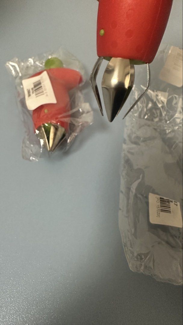 Strawberry Corer Tool Kitchen Gadget - Red Green508730416269905923