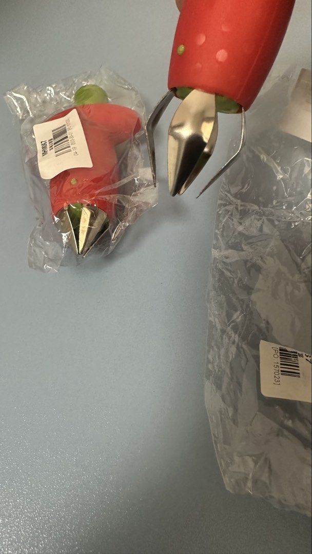 Strawberry Corer Tool Kitchen Gadget - Red Green508730416269905924
