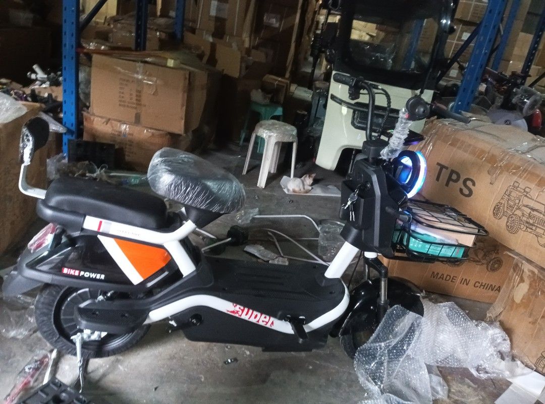 Super ebike (Category: Announcements) located in Manila. Submitted by lhyra2123 (Listing ID 1449382891, Image 1). Description: Super ebike w/brake light 500watts 48volt 12ah w/certificate of ownership.