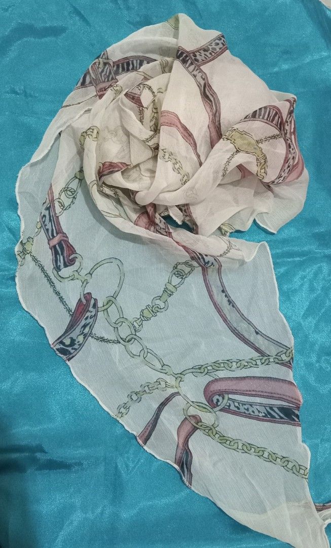 Syal rantai (Kategori: Syal) berada di Tangerang. Dikirim oleh el.dara_thrift (ID iklan 1449492091, Gambar 1). Deskripsi: .