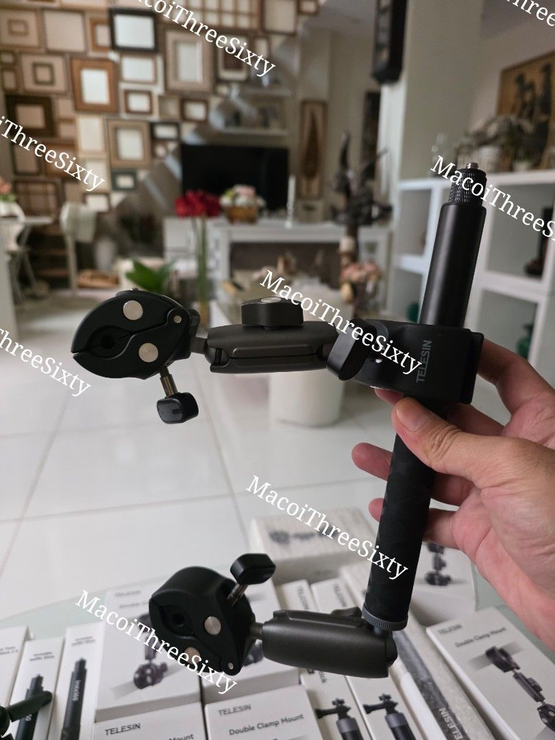 Telesin double clamp and telesin ball head mount (Category: Mounts & Holders) located in San Mateo. Submitted by macoi1988 (Listing ID 1449400039, Image 2). Description: Sale brandnew Telesin double clamp 600pesos each Telesin ball head 200 pesos each Double purpose magagawa mo kapag nakadouble clamp ka plus ball head pwede mo imount yung stick sa ilalim pwede mo imount yung camera mo pwede mo iclamp yung stick. Location: ampid 1 san mateo rizal.