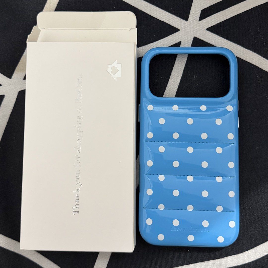 The Earth Room Puffer Case for iPhone 17 Pro Max (Category: Cases & Sleeves) located in Manila. Submitted by rachggg (Listing ID 1449486759, Image 1). Description: good as new bought for 1,800 php fitted only but it got a little scratches when i removed the case because my nails are long but it’s not that visible (pls refer to the 3rd photo).