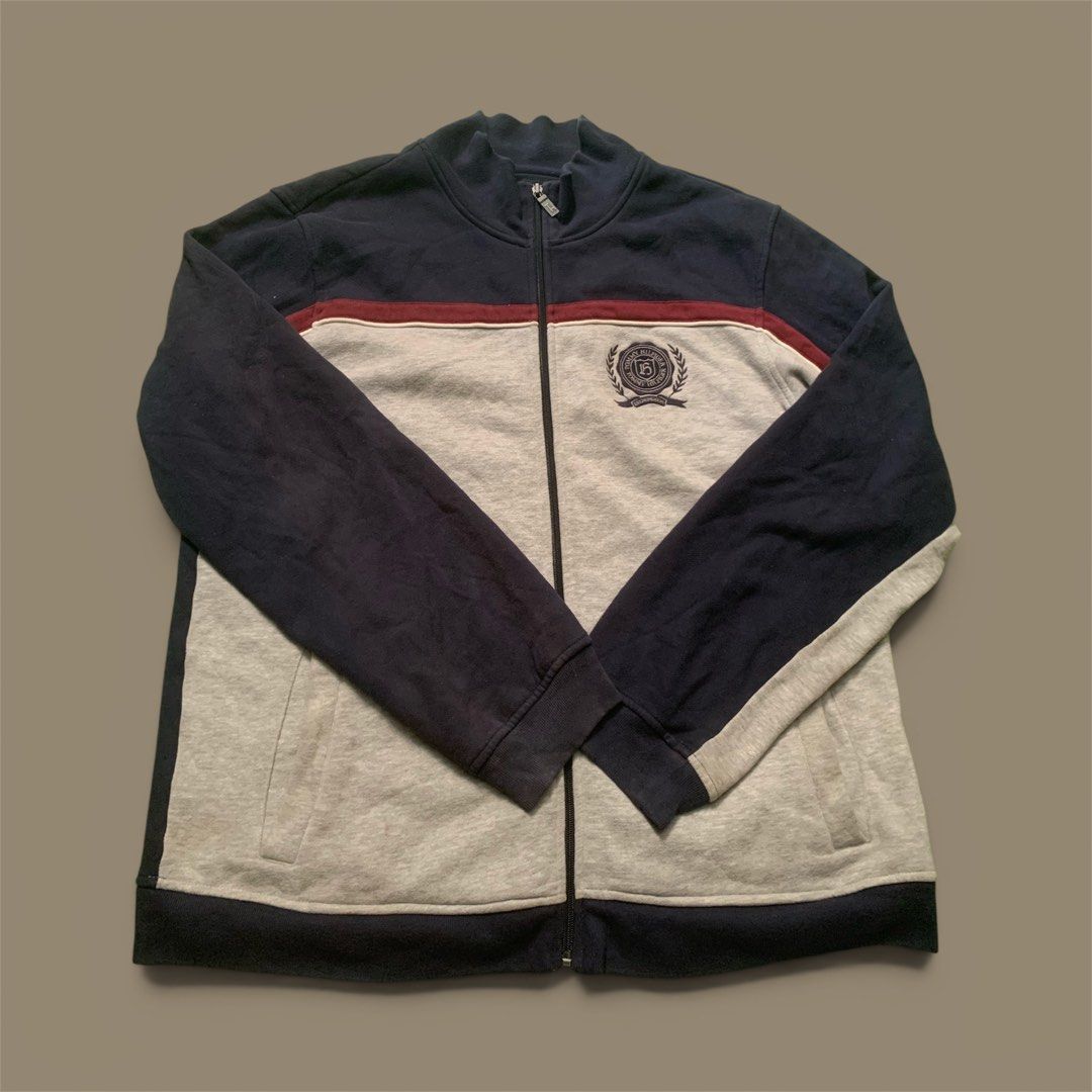 TOMMY HILFIGER ZIP UP HOODIE (Category: Coats, Jackets and Outerwear) located in Caloocan City. Submitted by mystic_beabadobee (Listing ID 1449364024, Image 1). Description: .