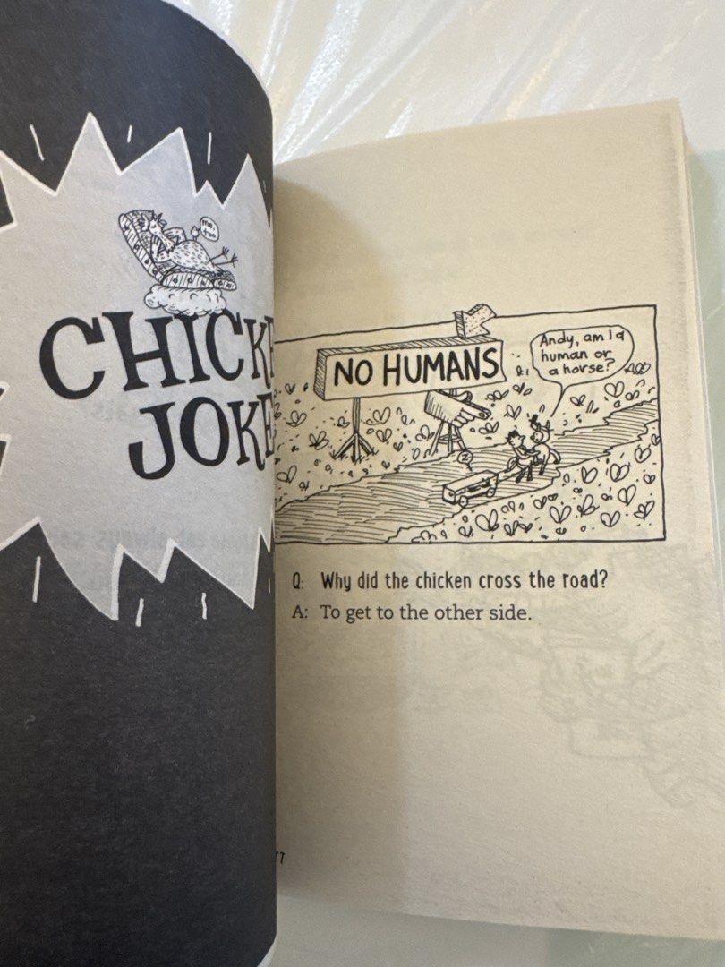 Treehouse Joke Book 1 & 2 (Andy Griffiths) （分類：小說及非小說）位於 Hong Kong。 由 chungchima 提交（商品編號 1449409804，圖片 2）。簡介： Hkd60 for two 兩本Treehouse笑話書，一本係第一集，另一本係第二集。作者係Andy Griffiths同Terry Denton。書仔好多笑話同埋插圖，小朋友睇一定好鍾意。適合一家大細一齊睇，或者送俾小朋友做禮物都得。。