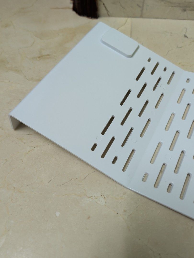 Turtle Basking platform (Category: Homes & Other Pet Accessories) located in Singapore. Submitted by lovelylady2024 (Listing ID 1449458980, Image 3). Description: -Brand New Turtle or Terrapin Basking platform -Size 20cm* 24cm -white color Bought the wrong size $7.