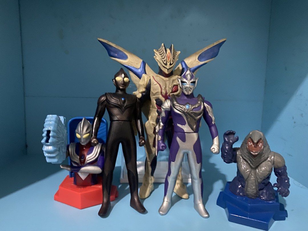 Ultraman Figures Set - Various Characters (Category: Toys & Games) located in Kuala Lumpur. Submitted by hakeefhadafee (Listing ID 1449482233, Image 1). Description: dapat semua dalam gambar ultraman tiga set.