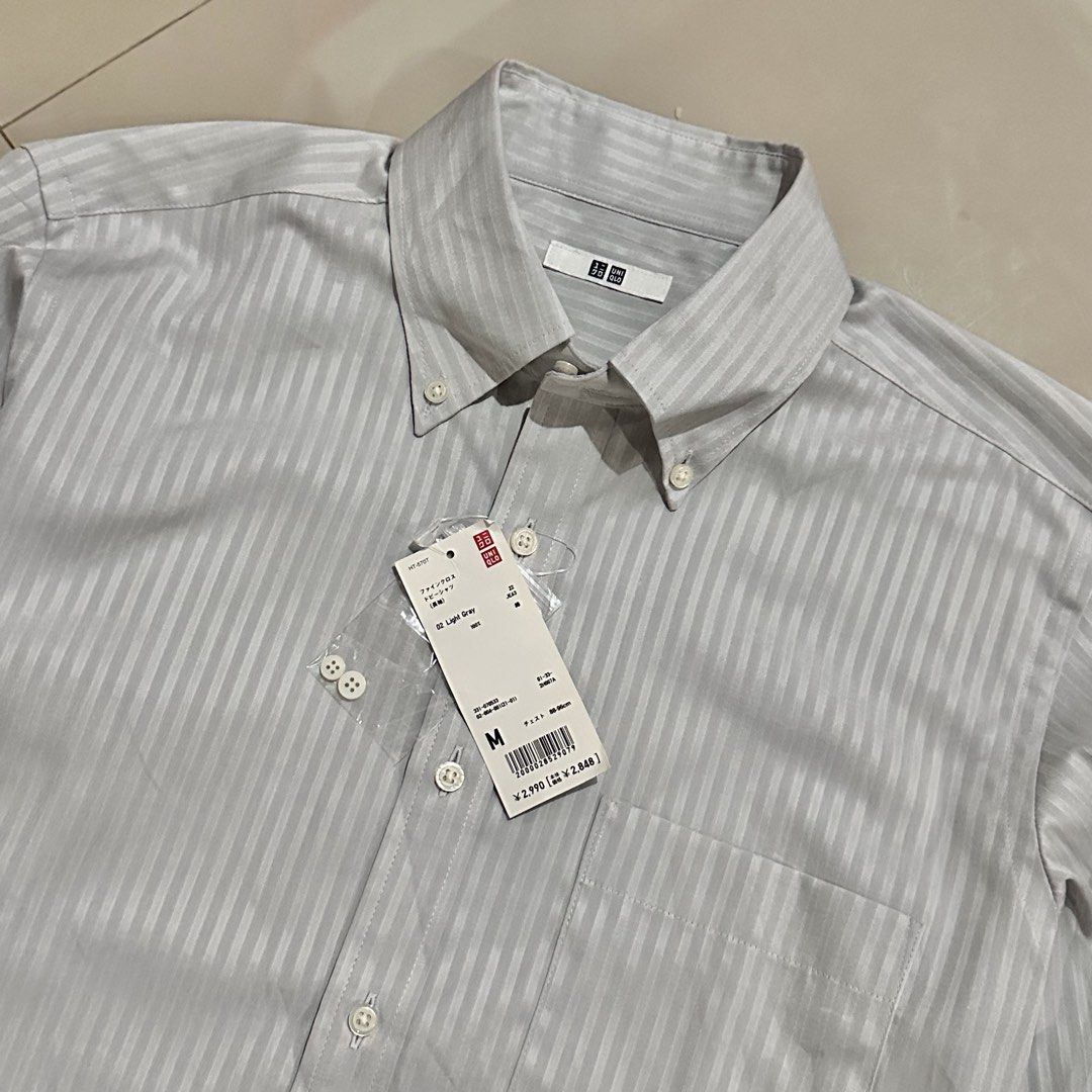 Uniqlo Button Down Longsleeve (Category: Formal Shirts) located in Irosin. Submitted by kylebri (Listing ID 1449454264, Image 3). Description: Uniqlo Button Down Longsleeve brand new with tag no issue size medium 20W x 29L direct message me ! 📥.