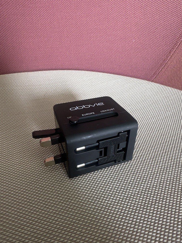 Universal Travel Adapter with dual USB508088172864481281