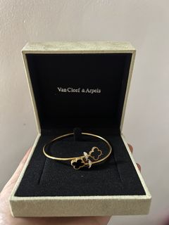 (Category: ) located in . Submitted by cleo_preloved (Listing ID 1449329455, Image 1). Description: .