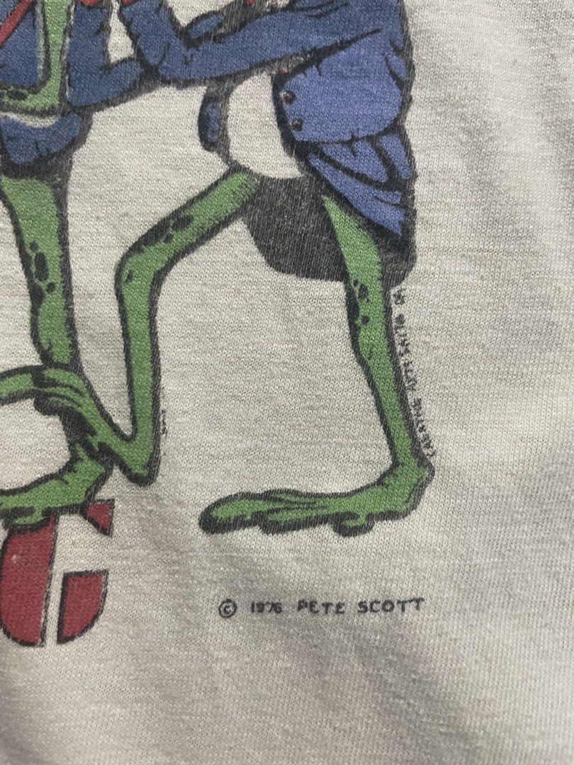Vintage 70s Ringer Art Shirt (Category: Tshirts & Polo Shirts ) located in Binan City. Submitted by thriftwavesph (Listing ID 1449479672, Image 3). Description: large (26.5x21) signs of wear, stains, holes around.