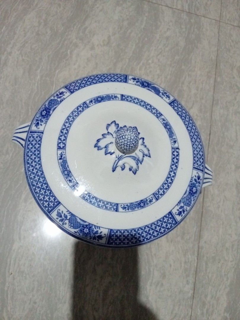 Vintage Booths Nankin Tureen (Category: Dinnerware & Cutlery) located in Batangas. Submitted by girlmeetspurple (Listing ID 1449457094, Image 2). Description: This is a vintage piece of Booths Silicon China from England, identified by the blue transfer stamp. The mark indicates it features the "NANKIN" pattern and bears the registration number 659846. The material is a type of fine English semi-porcelain, often accompanied by gold trim in collect
